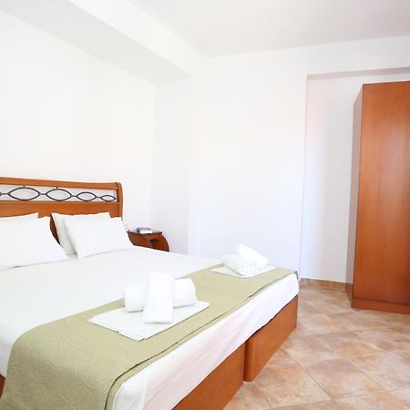 Palia Platia Apartments Pefkochori Eksteriør billede